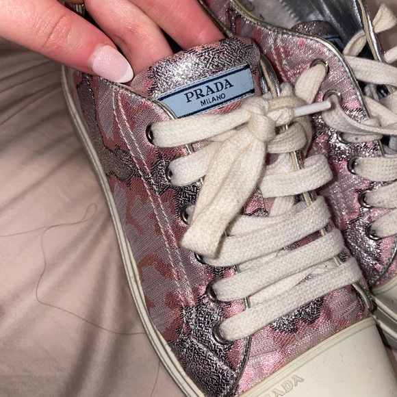 Authentic Prada sneakers - Picture 4 of 6